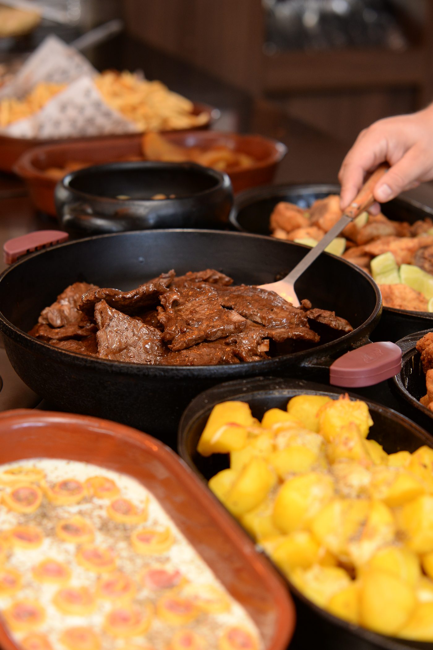 Buffet caseiro do Restaurante Complexo 34, na BR-386 KM 34